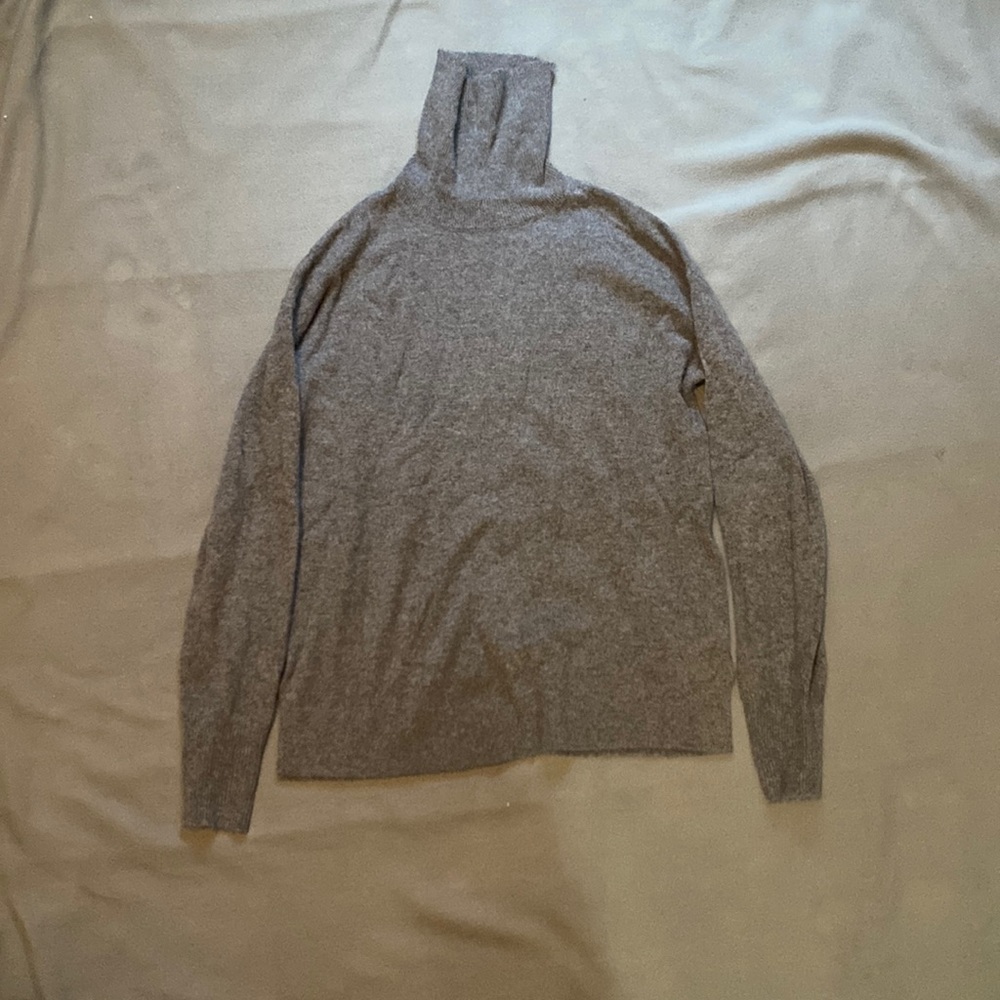 Halogen 100% Cashmere turtleneck sweater